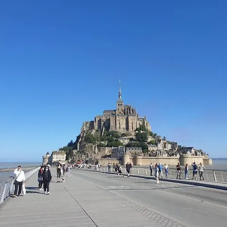 4-6 Pers-piscine Chauffée-150m Chalet *